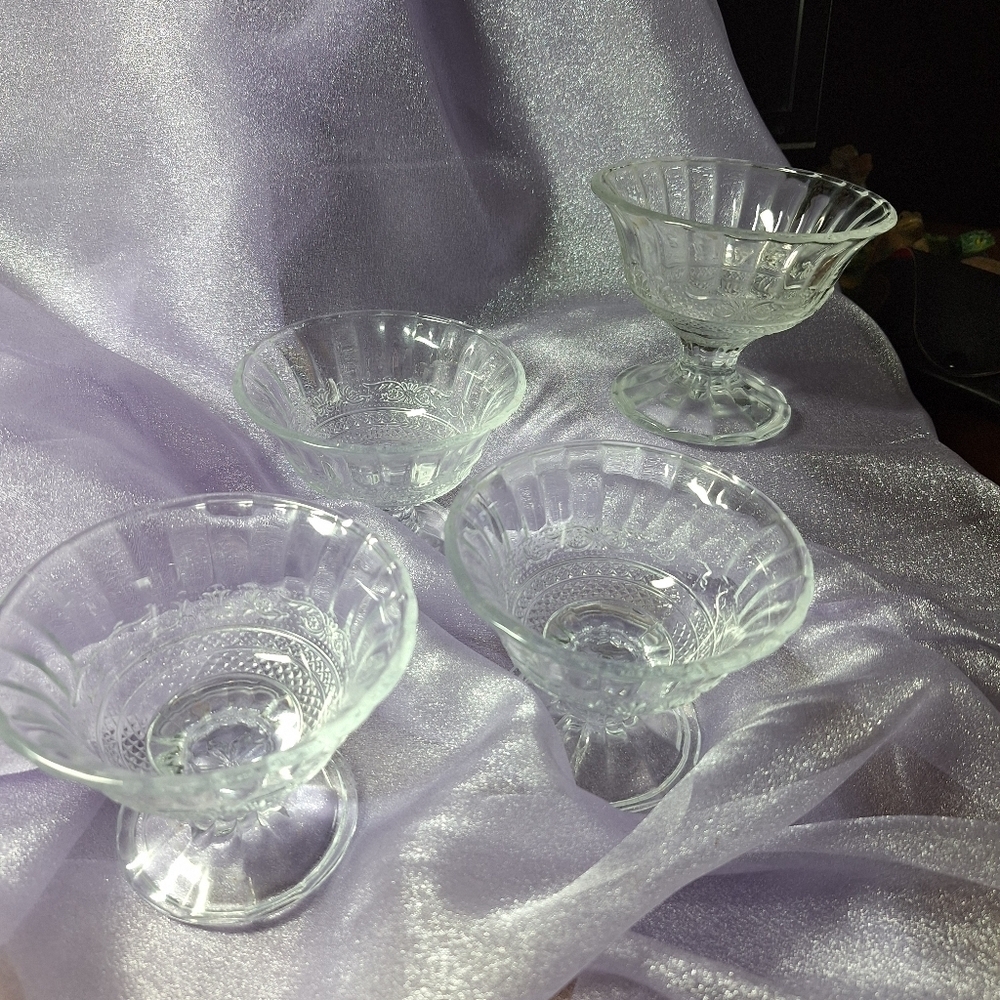 Compote Pedestal sherbet bowl